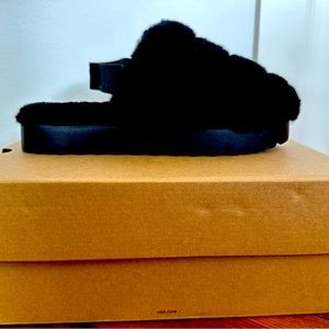 UGG super fluff black slippers 8 unworn orig box label